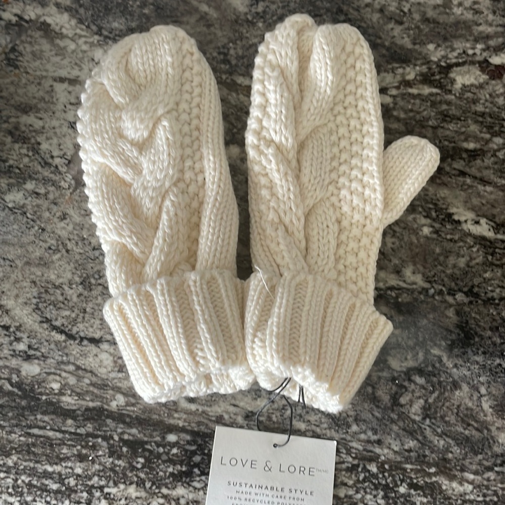 NWT Love & Lore Cream Coloured Mittens